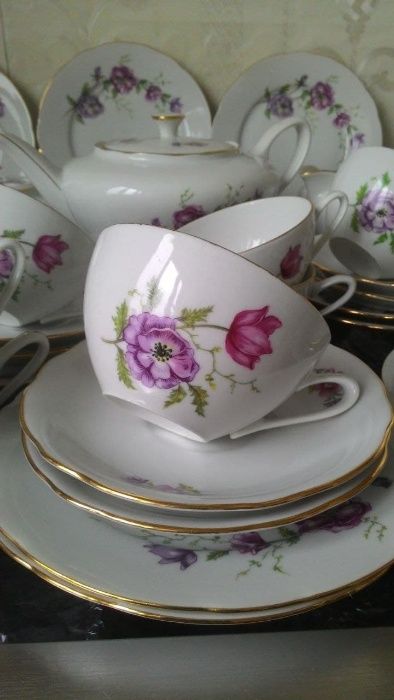 Сервиз чайный(Чехия, костяной фарфор,тарелки, антиквариат)на 4 персоны