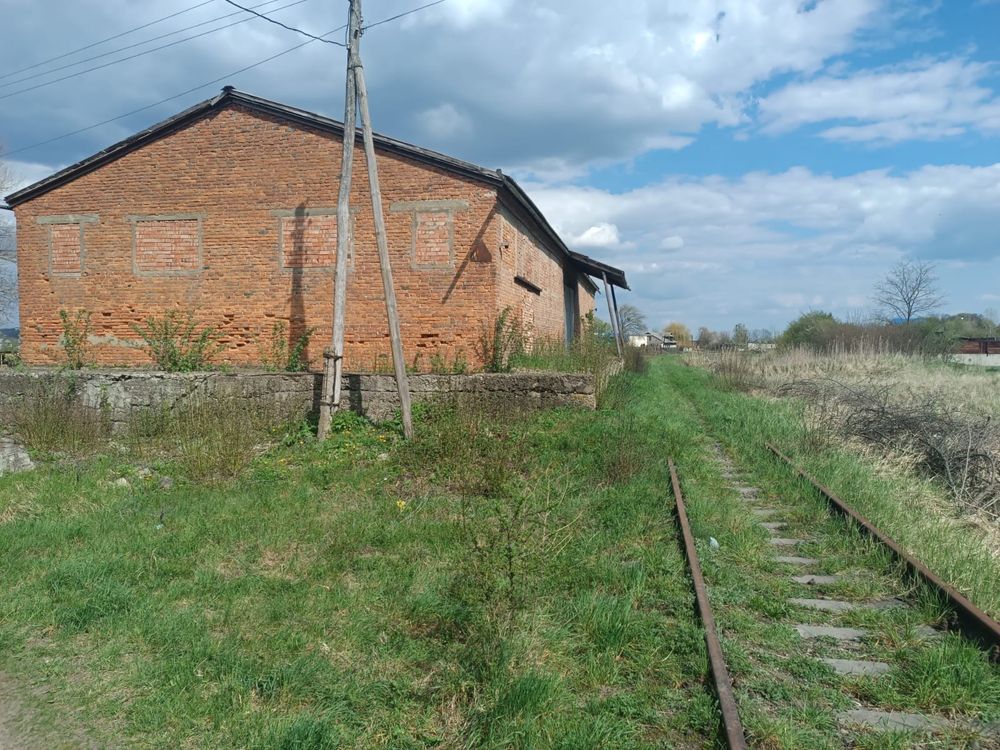 Склад з підїздом жд колії.