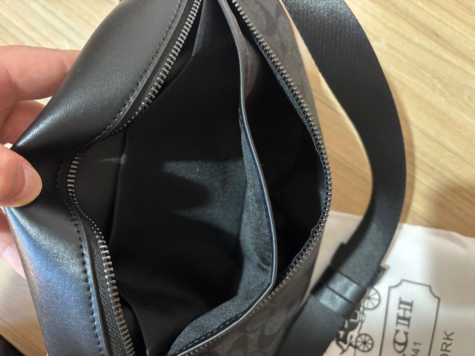 Сумка бананка через плечо Coach кожаная на плече сумка coach мужская