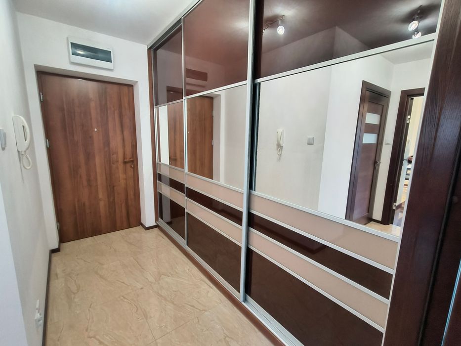 Umeblowane dwupokojowe mieszkanie z aneksem kuchennym, komórka, garaż