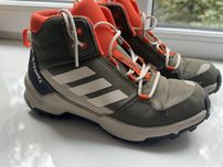 Взуття осіннє кросівки Adidas 37 розмір