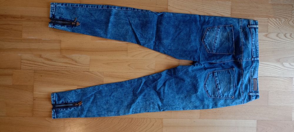 Spodnie młodzieżowe jeansy nowe