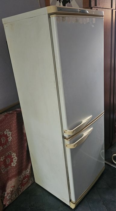 Холодильник Stinol под ремонт или на детали