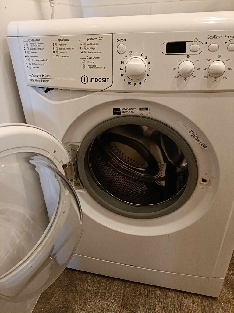 Sprzedam pralkę indesit 100%sprawna