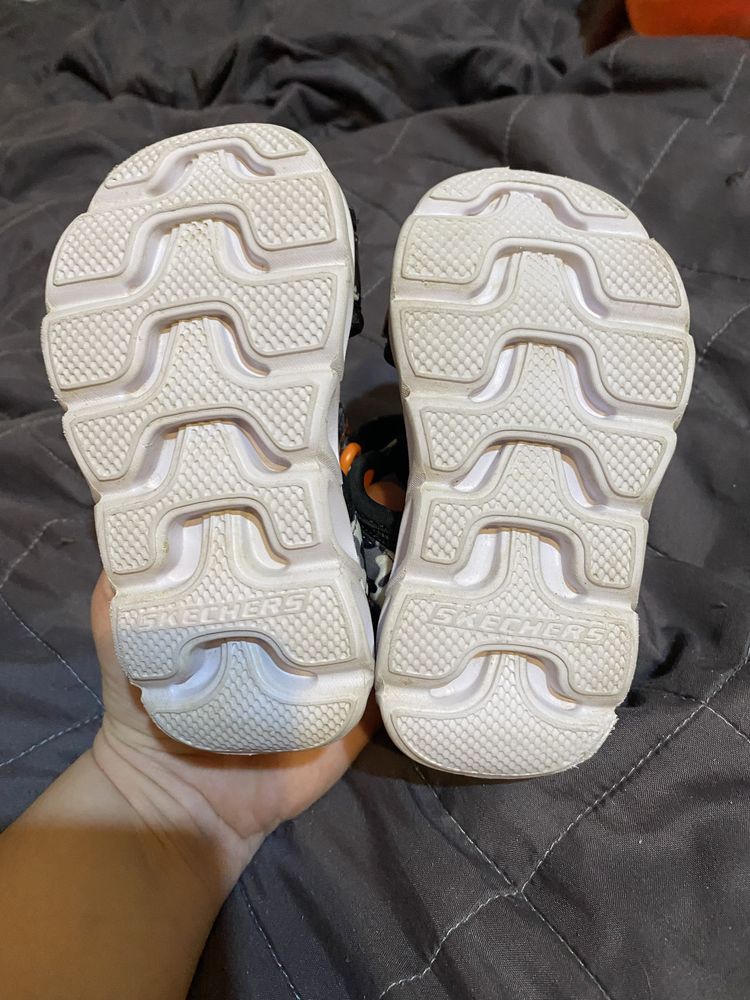 Skechers сандалики дитячі 23 розмір, устілка 14см