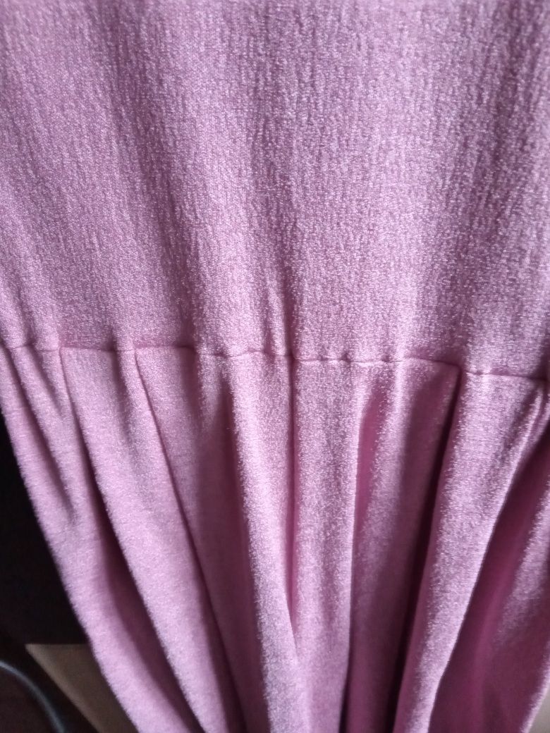 Трикотажное розовое платье