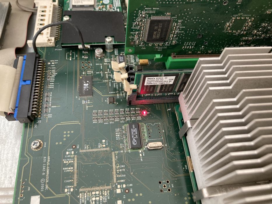 Macintosh G4 quicksilver 2002 powermac apple