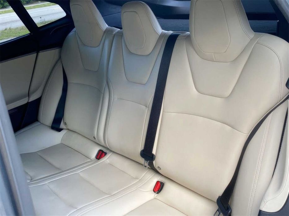 Tesla Model S Long Range Plus      2020