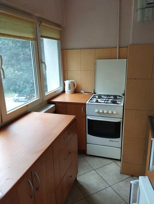 Kawalerka na drugim piętrze w bloku do remontu