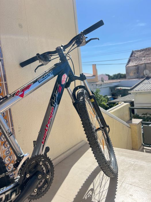 Bike semi nova está parada