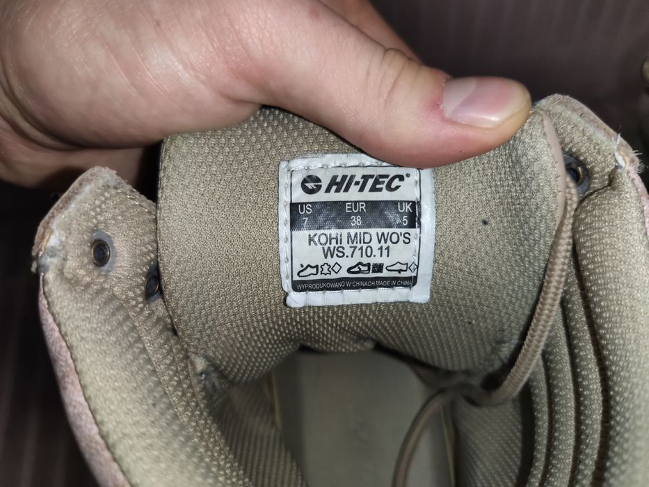 Женские зимние ботинки