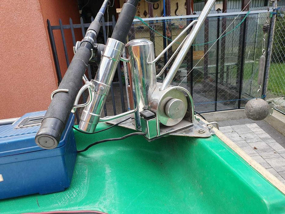 Łódź wędkarska dwupłaszczowa 340/136, winda trollingowa elektryczna