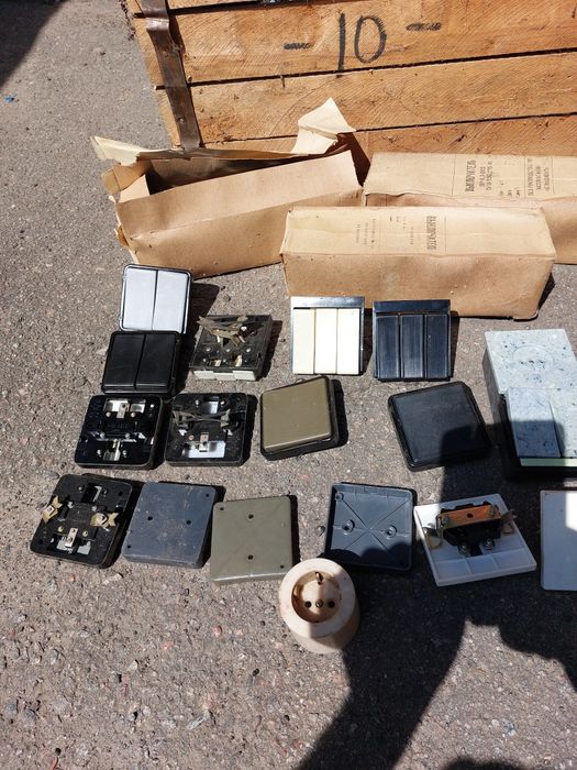 Вимикач світла одно двох та трьох клавішні виробництва ссср