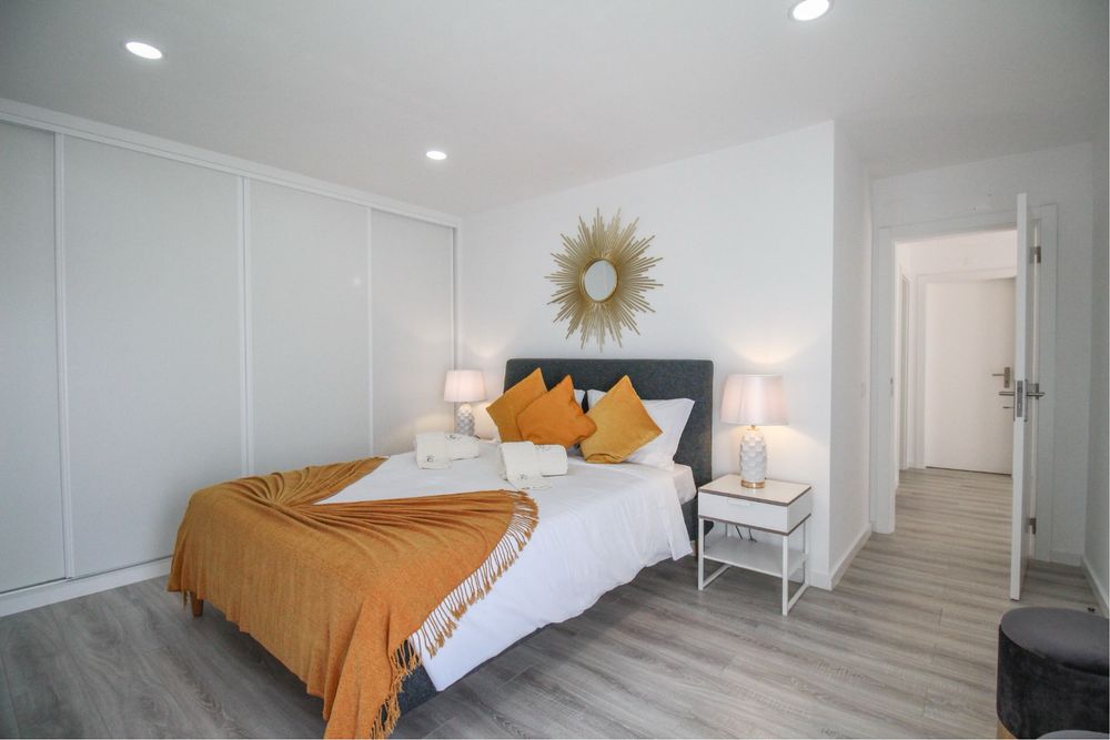 Moradia V3 nova isolada com piscina