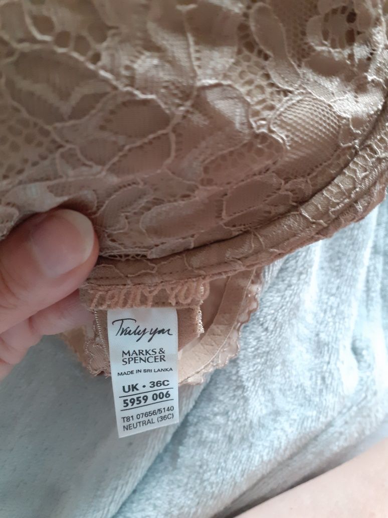 Бюстгальтер новий marks&spencer 36с