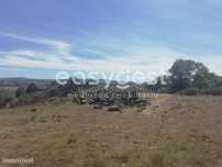 Terreno com viabilidade de construção em Caria Belmonte