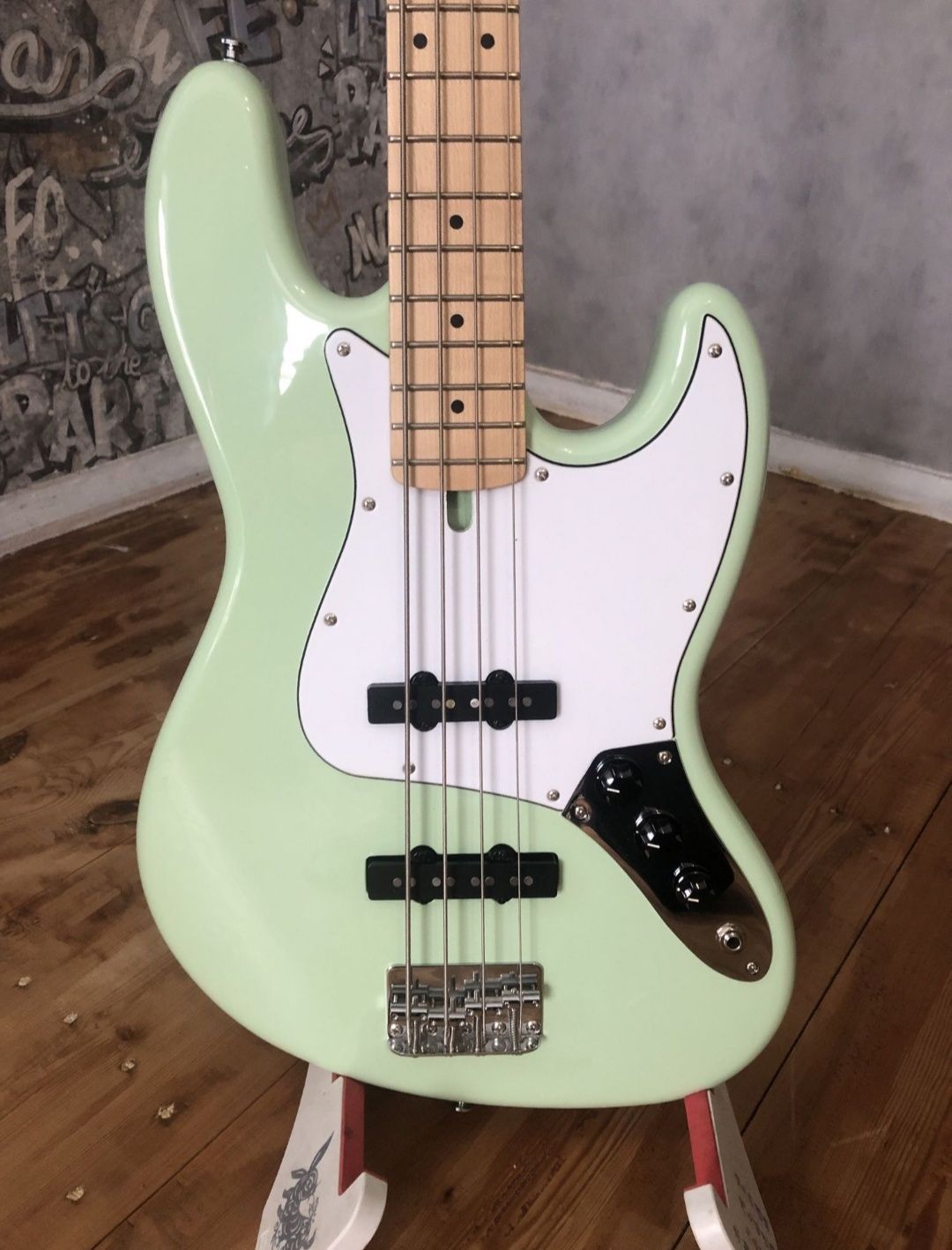 Woodstock jazz bass бас гитара