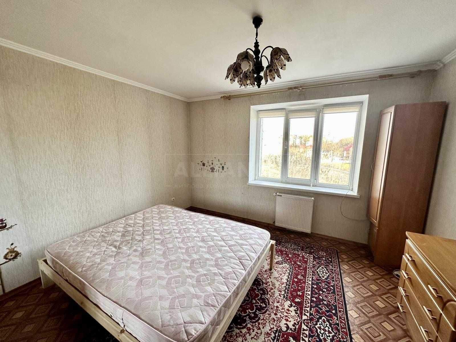Хороша 3 км квартира 88м2 в цегляному будинку з власним опаленням!