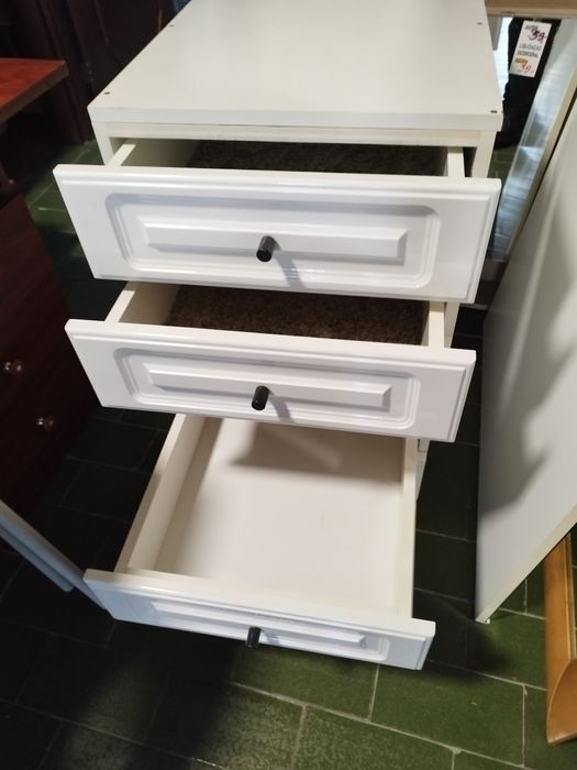 Movel com rodas 5 gavetas