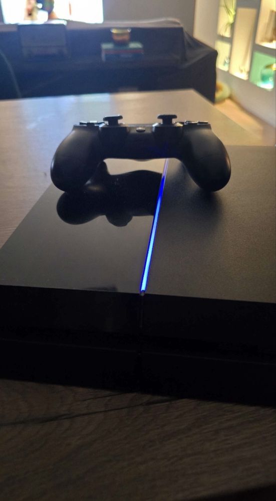PlayStation 4 Standart + Comando