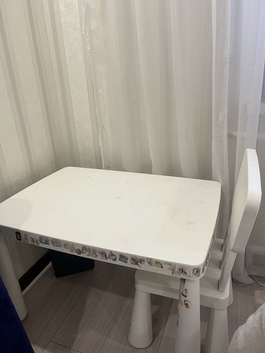 Срочно продаю стіл+стульчик Ikea
