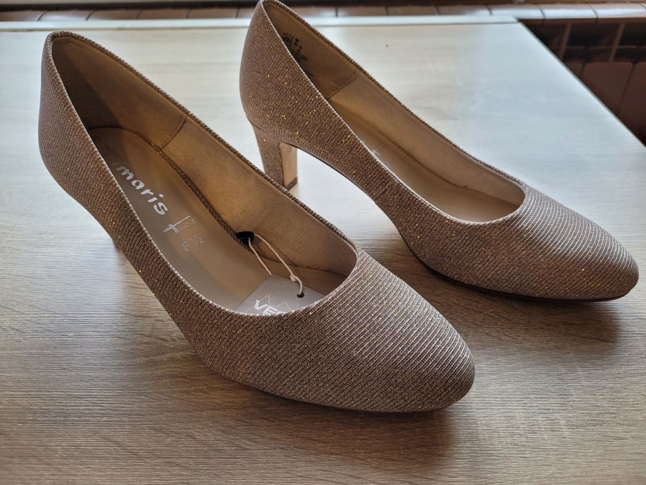 NOWE Buty wyjsciowe 39 beżowe