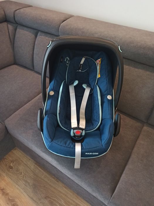 Fotelik/ nosidełko Maxi Cosi z bazą ISOFIX
