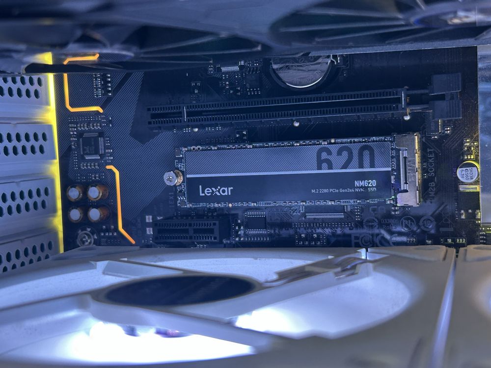 Bialy komputer RGB Ryzen 5 5500 / RX 5700 XT / 32 GB RAM