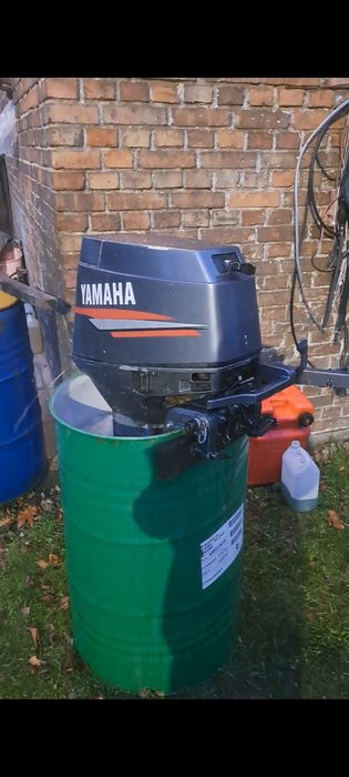 Yamaha 25 stopa S 2001r zbiornik paliwa śruba napędowa łódz wędkarska