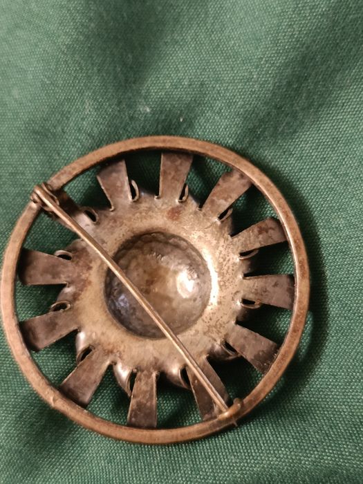 Ładna stara broszka Rytosztuka