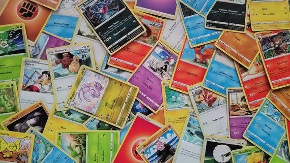 ULTRA Zestaw Kart Pokemon 300 Szt + 3x Kod + 3x zagraniczna + Gratis