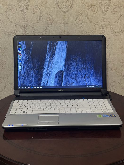 Ноутбук Fujitsu A530 i3 HDD 500GB