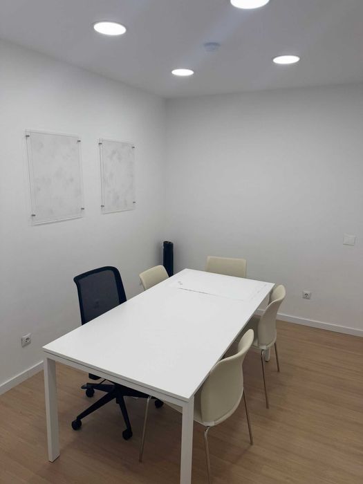 Trespasse Loja/Escritório em Linda-a-Velha (Oeiras)