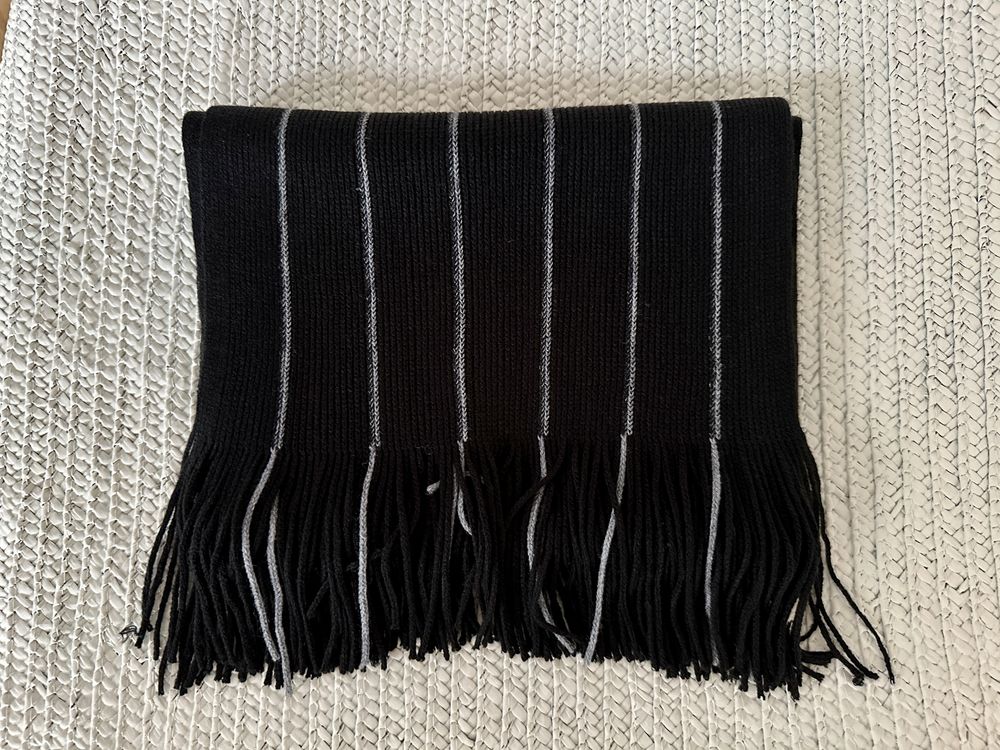 Cachecol preto (unissexo)