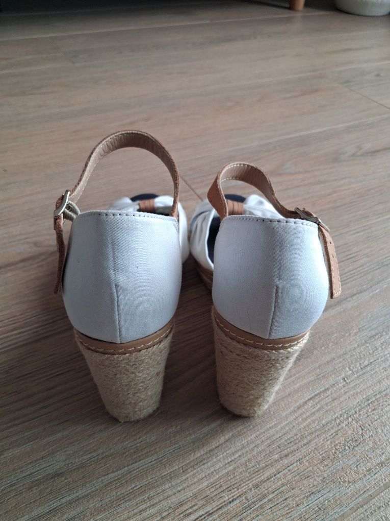Koturny Tommy Hilfiger r. 37