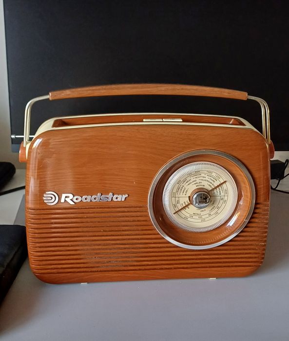 Rádio Roadstar estilo vintage