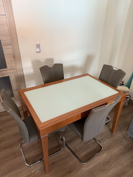 Mesa sala e cadeiras