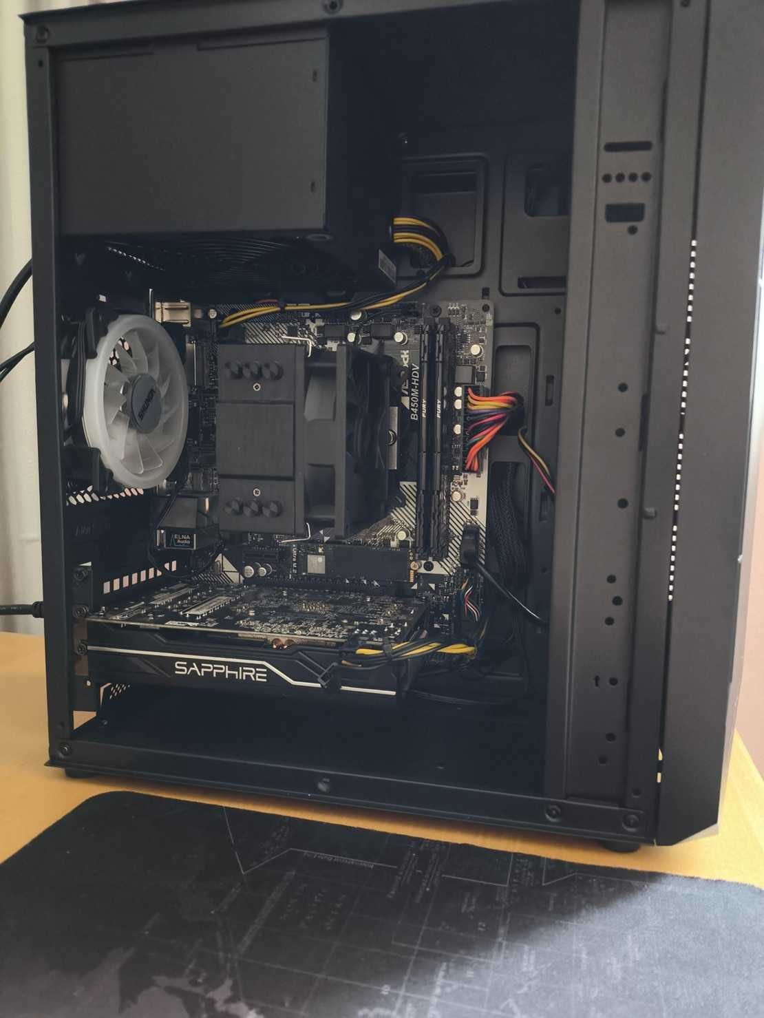 Monitor i Komputer Ryzen 5 3500X 6 rdzeni DDR4 16 GB RAM, RX 580 4GB+