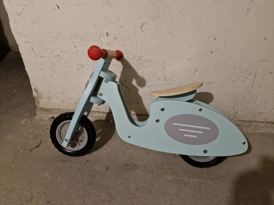 Drewniany rowerek biegowy vespa. Rower do odpychania