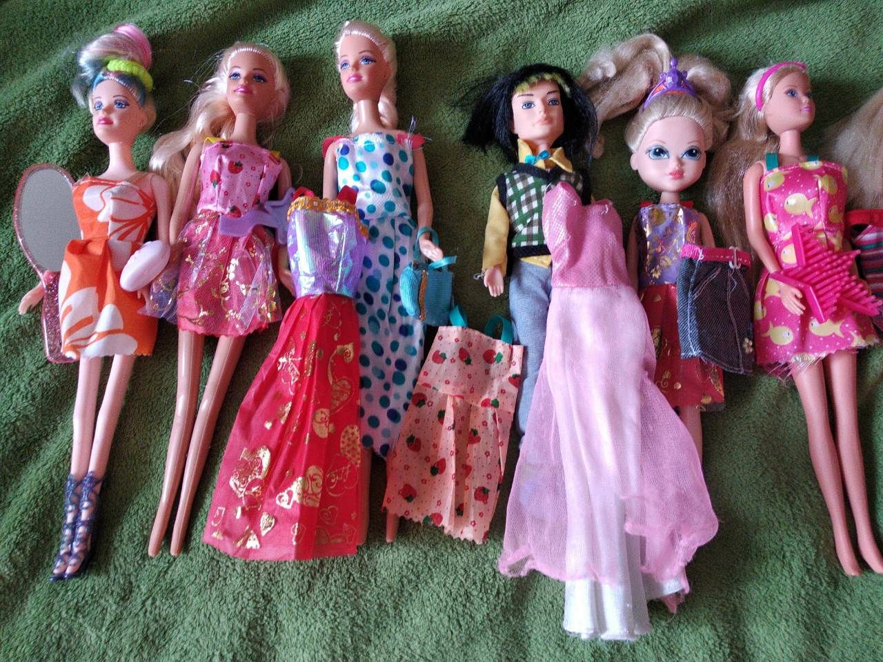 Кукли колекція та є аксесуари