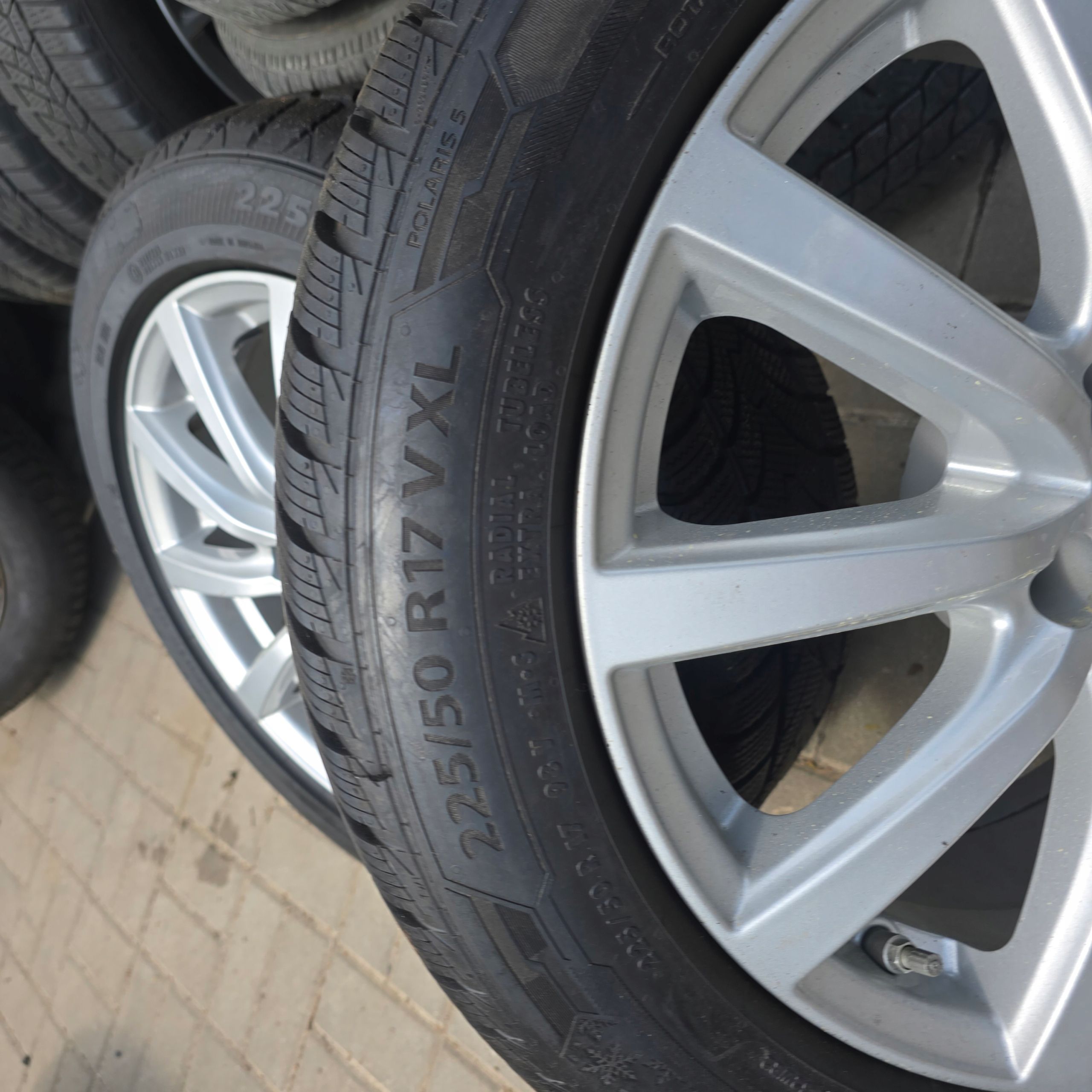 Barum Polaris 5 225/50R17 98V 19R 1X