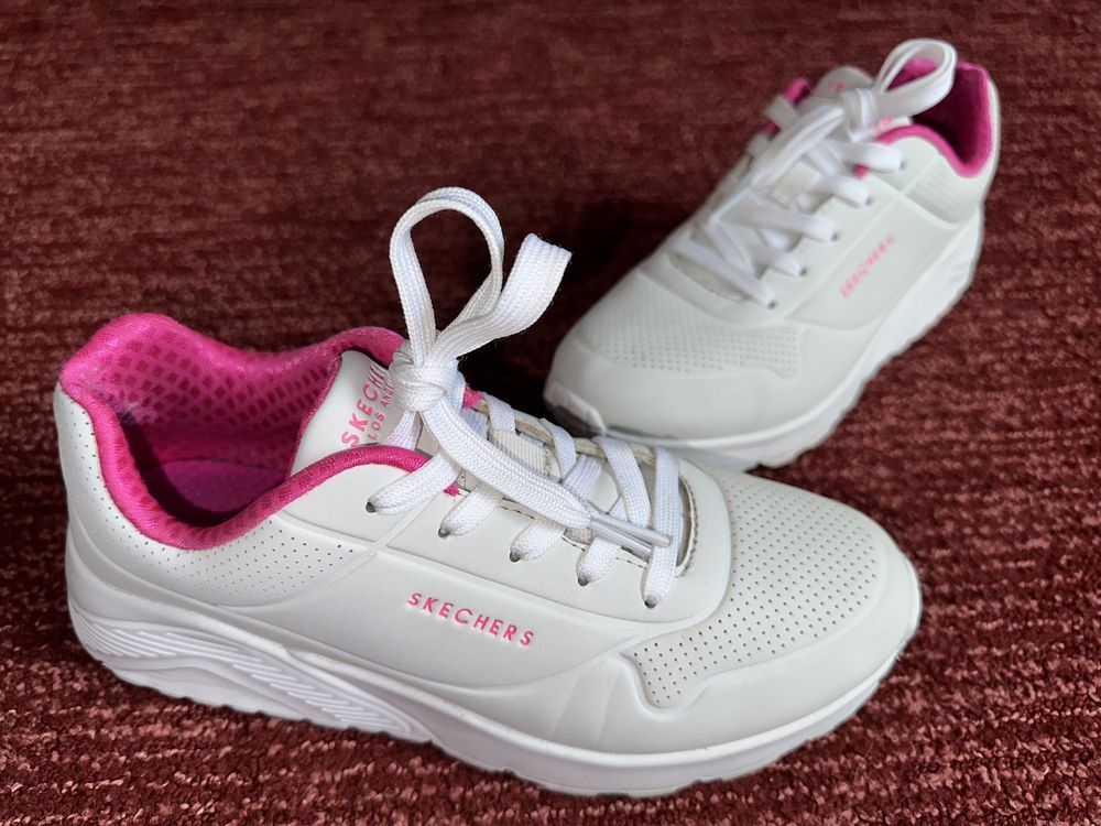 Кроссовки Skechers женские 37