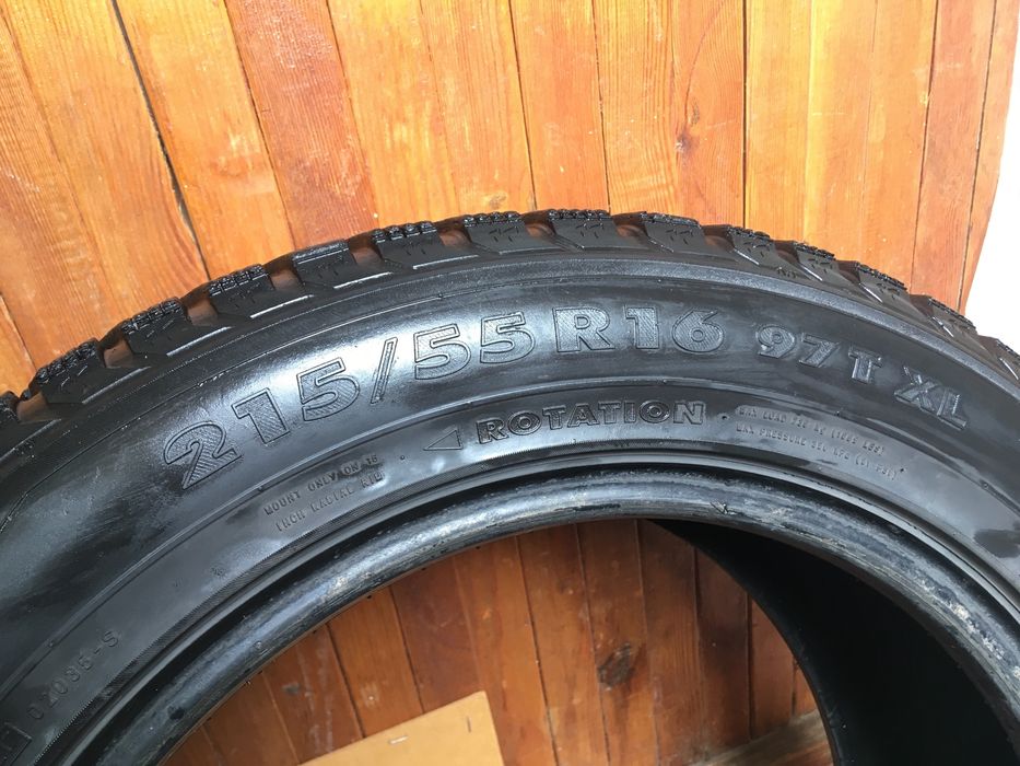 Зимняя шипованая резина на машину 215/55 R16