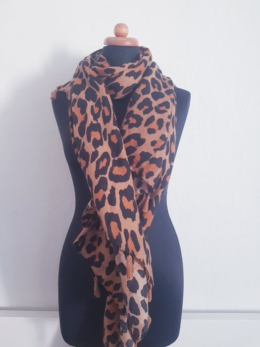 Dlugi szal damski wzor lampart marki Top Vintage