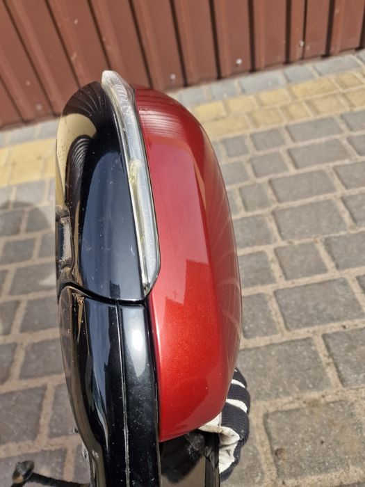 Lustrerko lewe prawe volvo v40 d2 Europa kod lakieru  702-46    10 pin