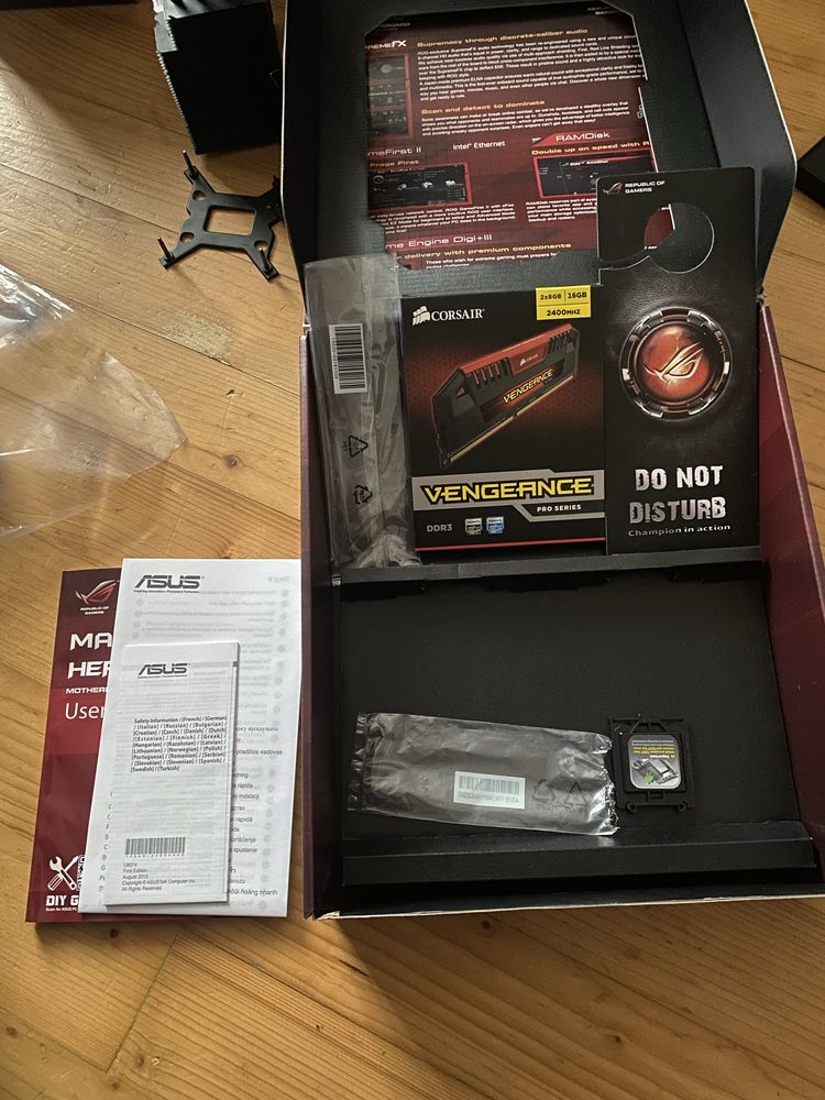 i7-4770K + ASUS Maximus VI Hero + 16GB DDR3 2400 MHz
