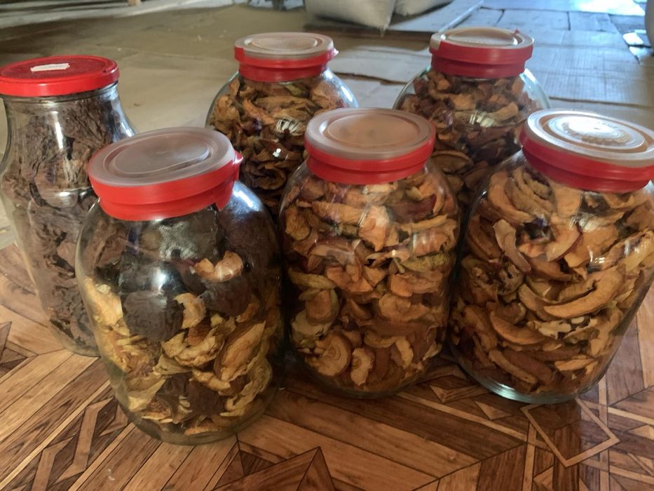 Сушка, яблука та груші