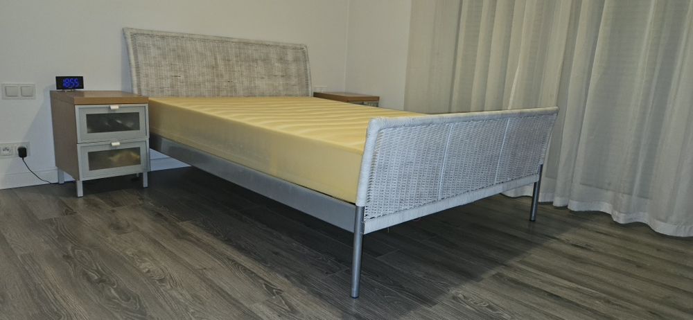 Łóżko sypialniane