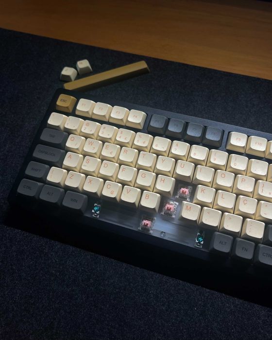 MK Teclado Mecânico RGB 75%