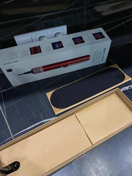 Вирівнювач волосся Dyson Airstrait